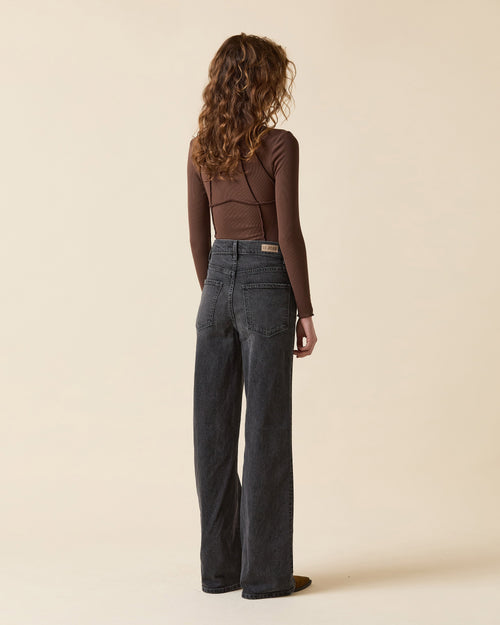 Cinch Waist Shadow