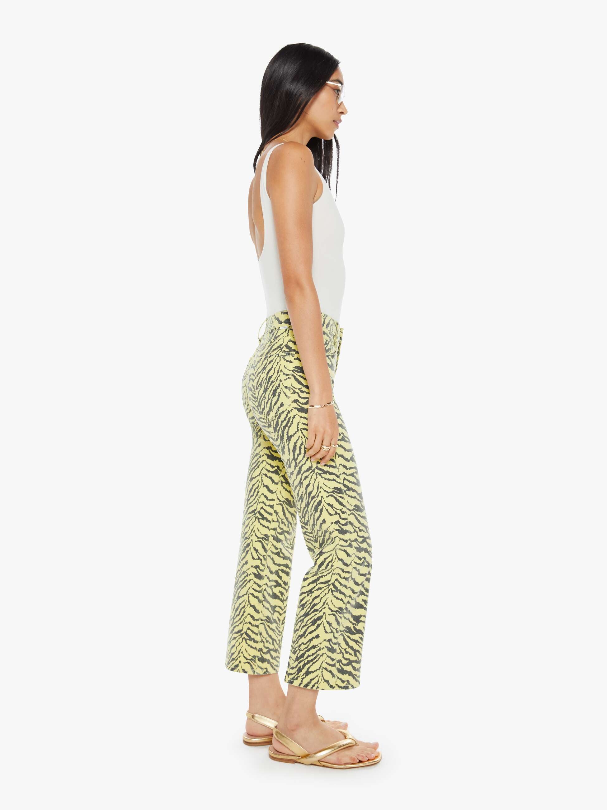 Straight Leg Style Jeans at Injeanius | All the Designers