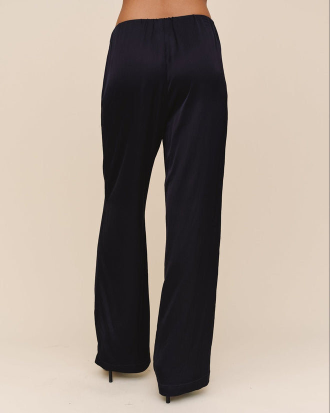 Sleek Wide Leg Pant