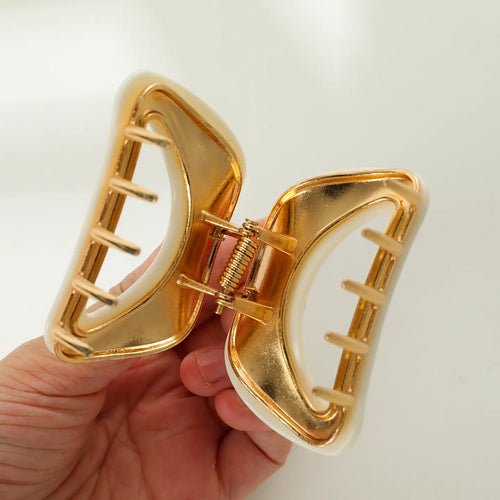 Nadia Curved Claw Clip
