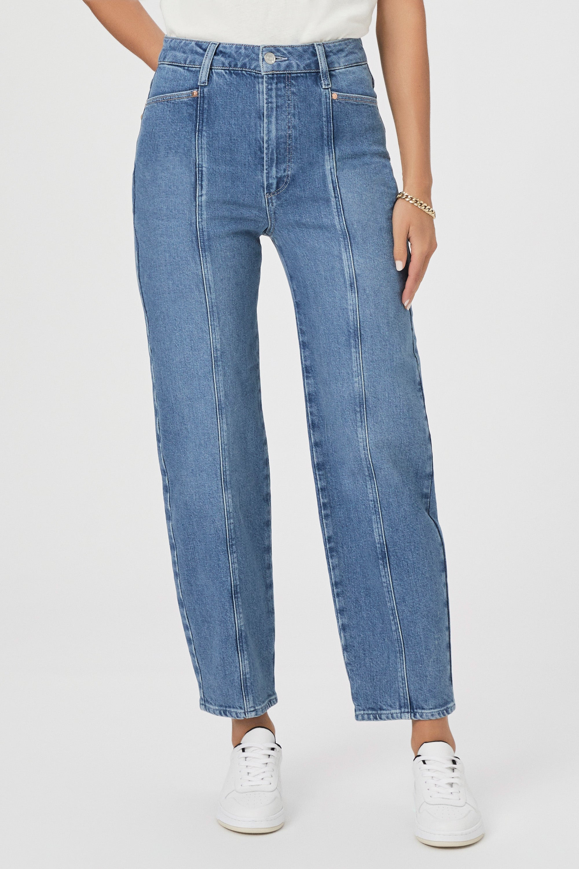 Straight Leg Style Jeans at Injeanius | All the Designers