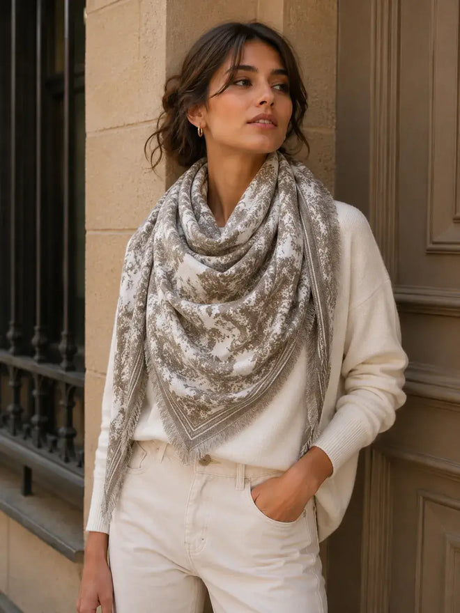 Thick Triangle Toile Pattern