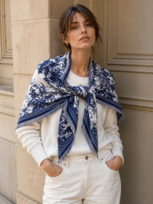 Thick Triangle Toile Pattern