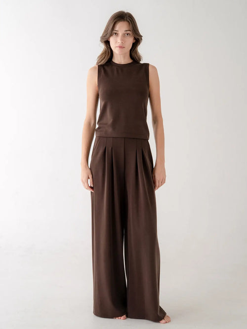Pleated Wide Leg Sweatpant