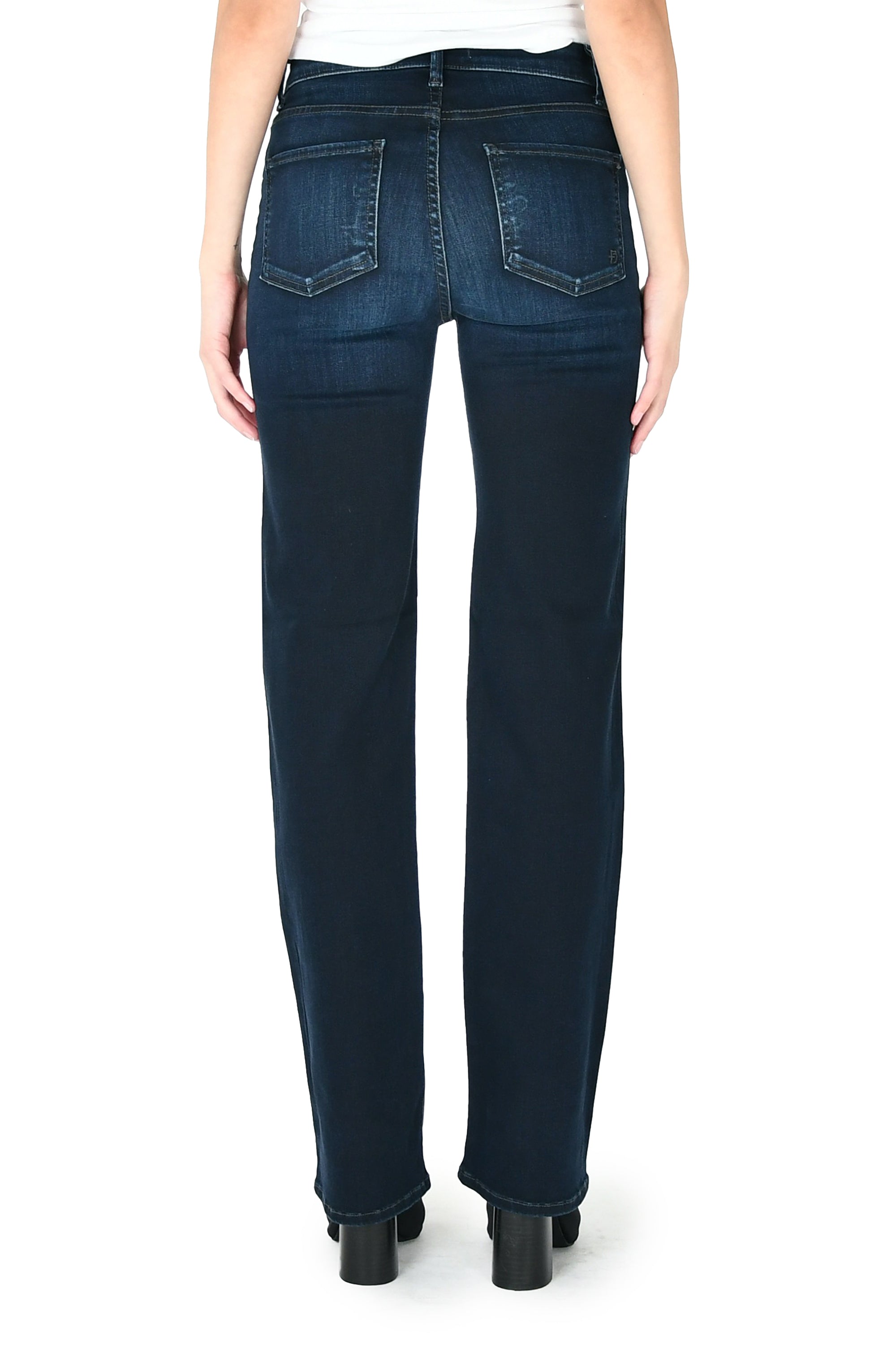 Straight Leg Style Jeans at Injeanius | All the Designers