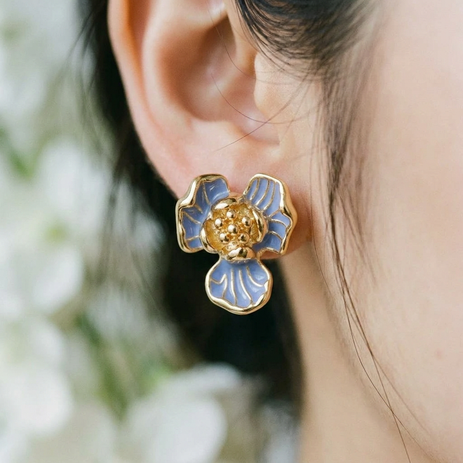 Floral Studs – Blue Petal