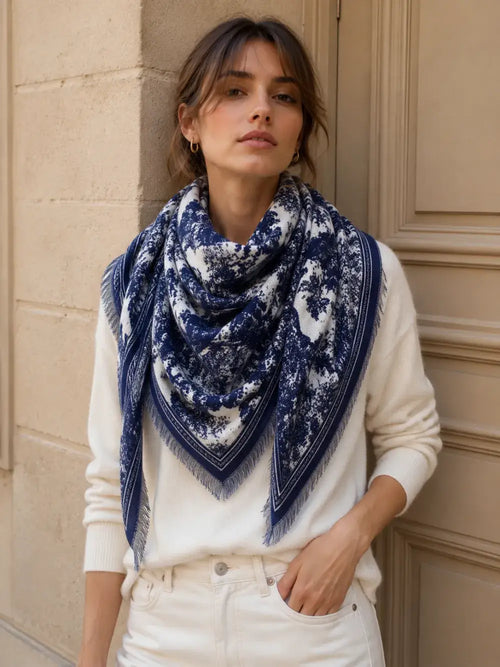 Thick Triangle Toile Pattern